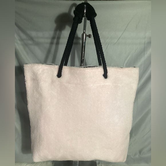 Mary Kay Pink Soft Plush Polyester Shoulder Tote Bag With Rope Type Handles - Picture 2 of 10